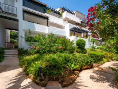 Апартамент на нижнем этаже в продаже в Puente Romano II, Золотая Миля