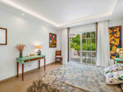 Апартамент на нижнем этаже в продаже в Puente Romano II, Золотая Миля