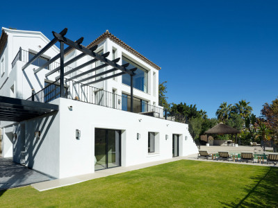 Villa zum Verkauf in Los Arqueros, Benahavis