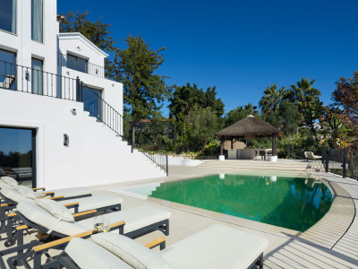 Villa zum Verkauf in Los Arqueros, Benahavis