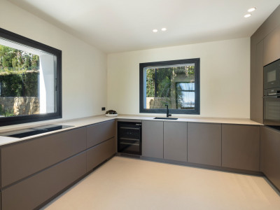 Villa zum Verkauf in Los Arqueros, Benahavis