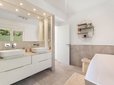 Villa zum Verkauf in El Rosario, Marbella Ost