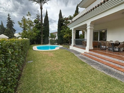 Villa zum Verkauf in Guadalmina Alta, San Pedro de Alcantara
