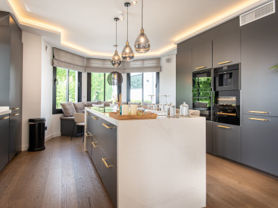 Вилла в продаже в La Quinta, Бенахавис