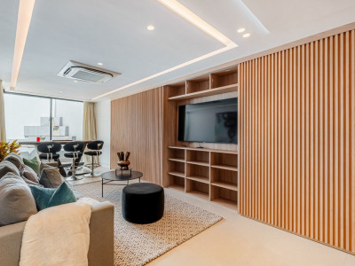 Villa for sale in Nueva Andalucia