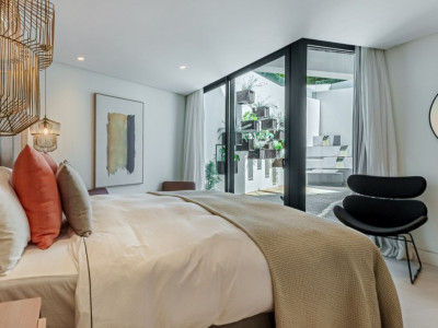 Villa for sale in Nueva Andalucia