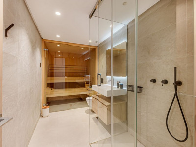 Villa for sale in Nueva Andalucia