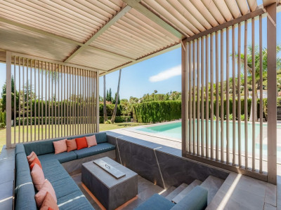 Villa for sale in Nueva Andalucia