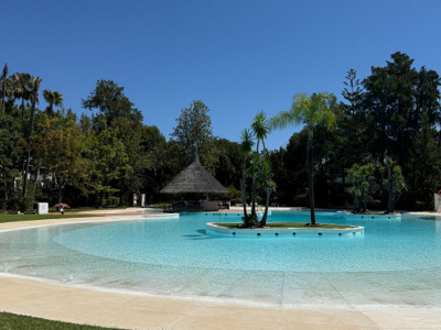 Apartamento Planta Baja en venta en Alhambra del Golf, Estepona