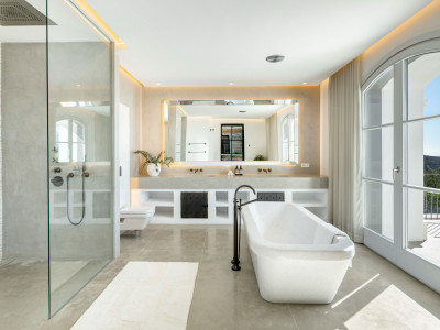 Вилла в продаже в Marbella Club Golf Resort, Бенахавис