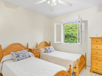 Adosado en venta en El Capricho, Marbella Golden Mile