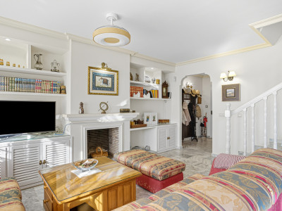 Adosado en venta en El Capricho, Marbella Golden Mile