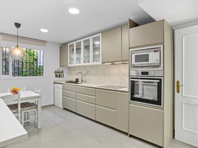 Adosado en venta en El Capricho, Marbella Golden Mile