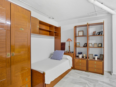 Adosado en venta en El Capricho, Marbella Golden Mile