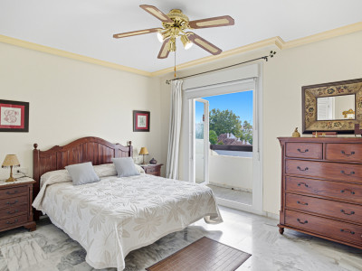 Adosado en venta en El Capricho, Marbella Golden Mile