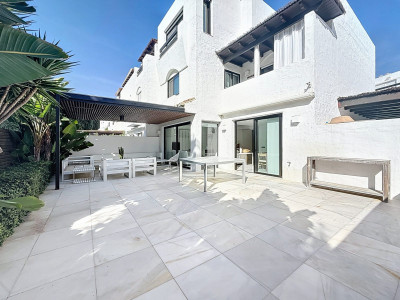 Semi Detached Villa for sale in Guadalvillas, San Pedro de Alcantara