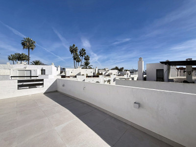 Semi Detached Villa for sale in Guadalvillas, San Pedro de Alcantara