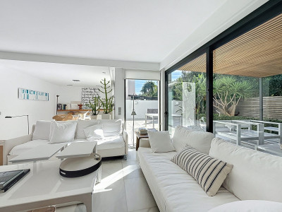 Semi Detached Villa for sale in Guadalvillas, San Pedro de Alcantara