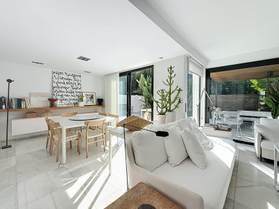 Semi Detached Villa for sale in Guadalvillas, San Pedro de Alcantara