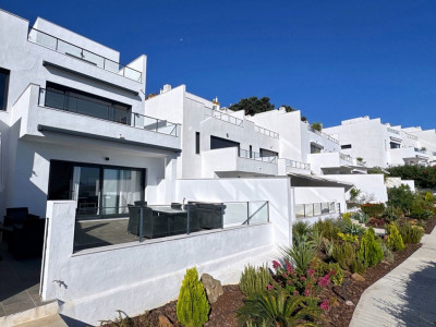 Adosado en venta en La Mairena, Marbella Este