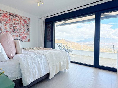 Adosado en venta en La Mairena, Marbella Este