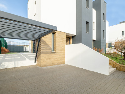 Adosado en venta en Atalaya, Estepona