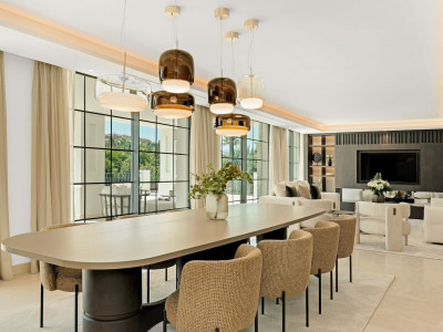 Villa for sale in Las Brisas del Golf, Nueva Andalucia