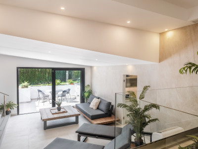 Villa zum Verkauf in El Paraiso, Estepona