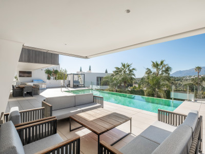 Villa zum Verkauf in El Paraiso, Estepona