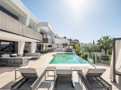 Villa zum Verkauf in El Paraiso, Estepona