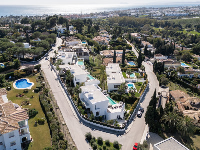 Villa zum Verkauf in El Paraiso, Estepona