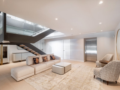 Villa zum Verkauf in El Paraiso, Estepona