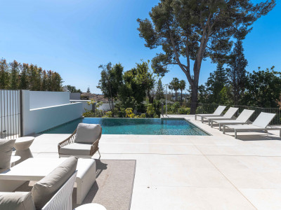 Villa zum Verkauf in Nueva Alcantara, San Pedro de Alcantara