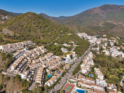 Reihenhaus zum Verkauf in El Casar, Benahavis