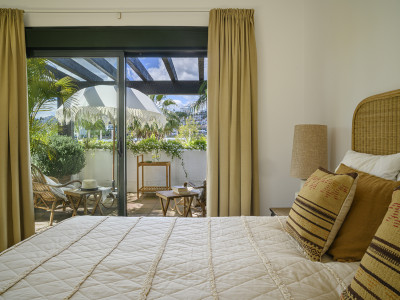 Villa for sale in El Paraiso, Estepona