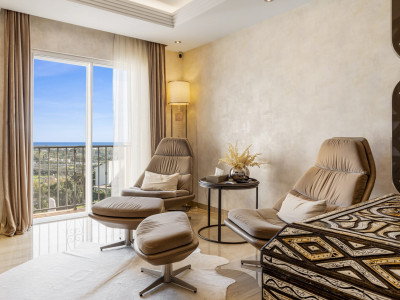 Zweistöckiges Penthouse zum Verkauf in Cumbres de Los Almendros, Benahavis