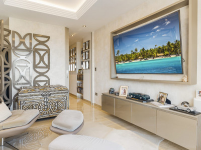 Zweistöckiges Penthouse zum Verkauf in Cumbres de Los Almendros, Benahavis