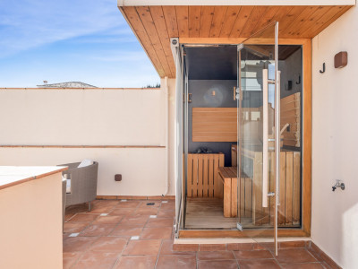 Zweistöckiges Penthouse zum Verkauf in Cumbres de Los Almendros, Benahavis