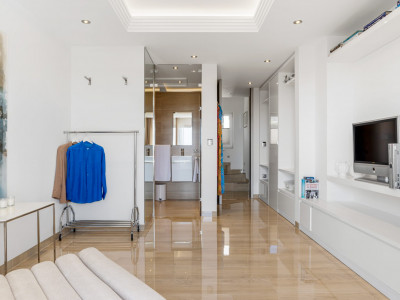 Zweistöckiges Penthouse zum Verkauf in Cumbres de Los Almendros, Benahavis