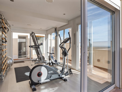 Zweistöckiges Penthouse zum Verkauf in Cumbres de Los Almendros, Benahavis