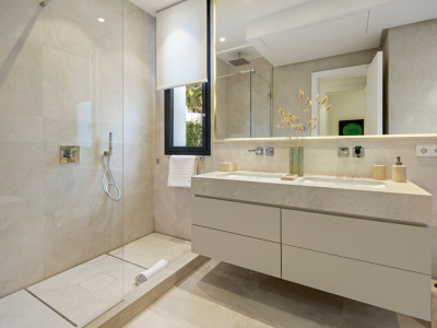 Duplex for sale in Sierra Blanca, Marbella Golden Mile