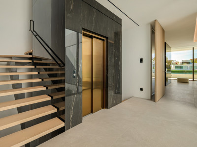 Вилла в продаже в Golden Mile, Золотая Миля