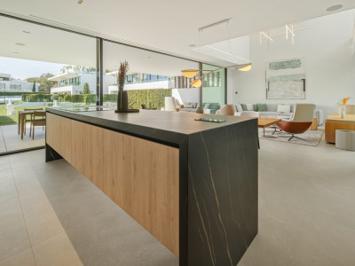 Вилла в продаже в Golden Mile, Золотая Миля