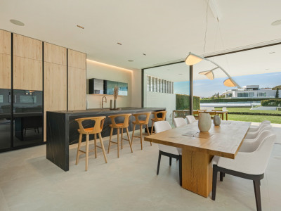 Вилла в продаже в Golden Mile, Золотая Миля