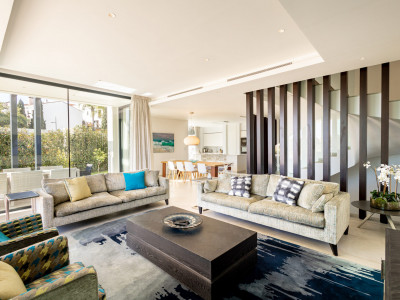 Villa zum Verkauf in El Campanario, Estepona