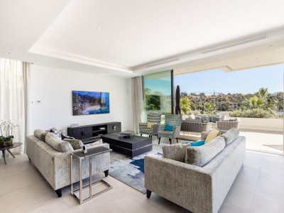 Villa zum Verkauf in El Campanario, Estepona