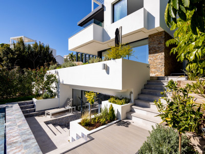 Villa zum Verkauf in El Campanario, Estepona