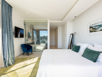 Villa zum Verkauf in El Campanario, Estepona