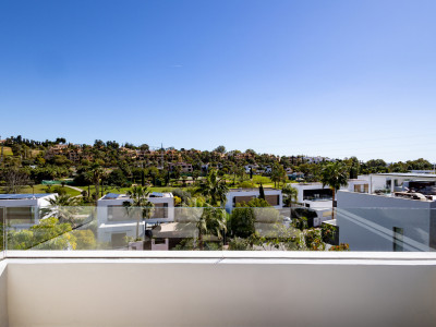 Villa zum Verkauf in El Campanario, Estepona