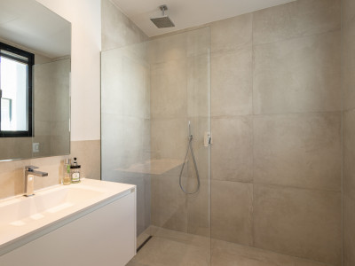 Villa zum Verkauf in El Campanario, Estepona